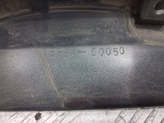 Накладка наружняя (молдинг) порога, левый 7585260050 TOYOTA