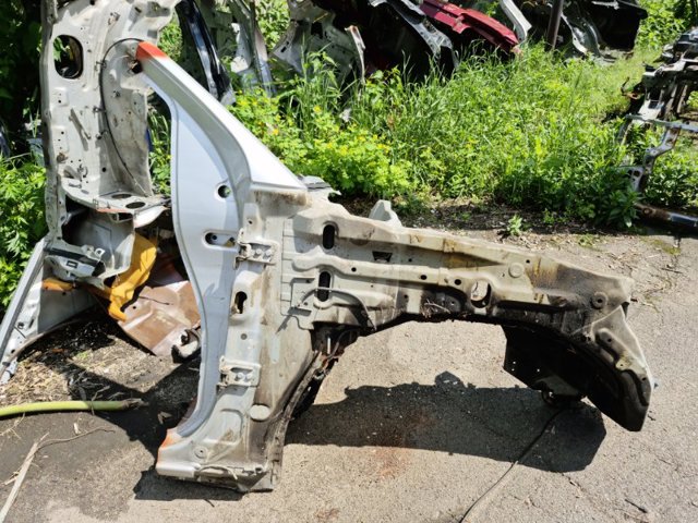 Стойка кузова передняя, правая 76214EB330 NISSAN