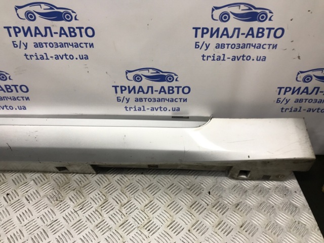 768504GA0H NISSAN Накладка (молдинг) порога наружная правая купить в Хмельницкий