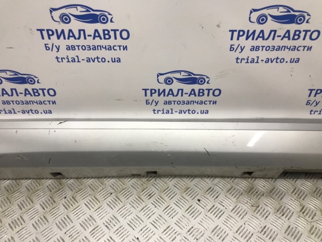 NISSAN 768504GA0H Накладка (молдинг) порога наружная правая в наличии Черновцы
