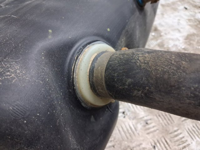 7700105040 TOYOTA Бензобак купить в Сумы
