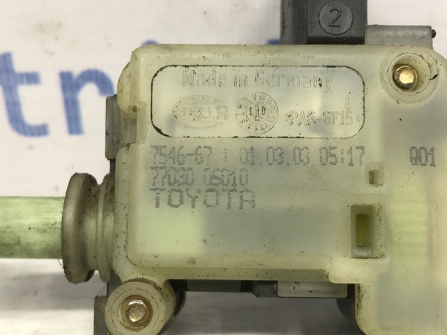 TOYOTA 7703005010 Замок открывания лючка бензобака в наличии Ровно