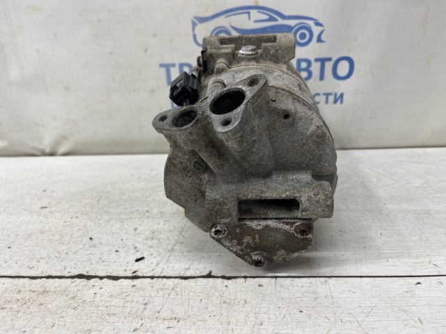 Компрессор кондиционера 7711368772 RENAULT