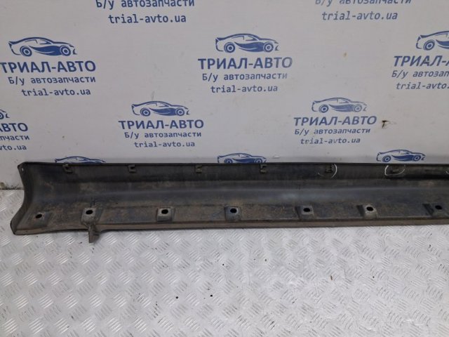 SUZUKI 7724080J015PK Накладка (молдинг) порога наружная левая в наличии Тернополь