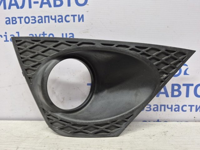 Ободок (окантовка) фары противотуманной правой 7871434300 SSANG YONG