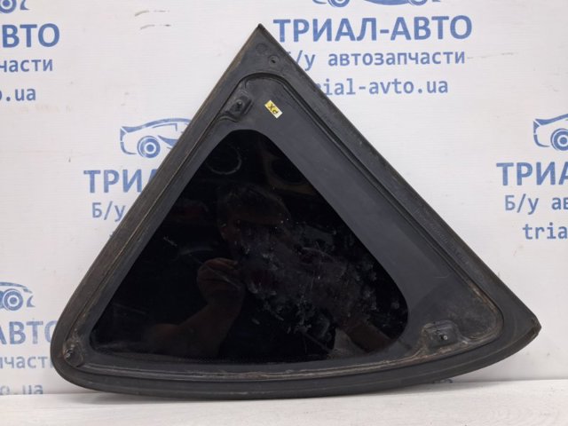 7921008012 Стекло-форточка двери задней левой купить Ровно