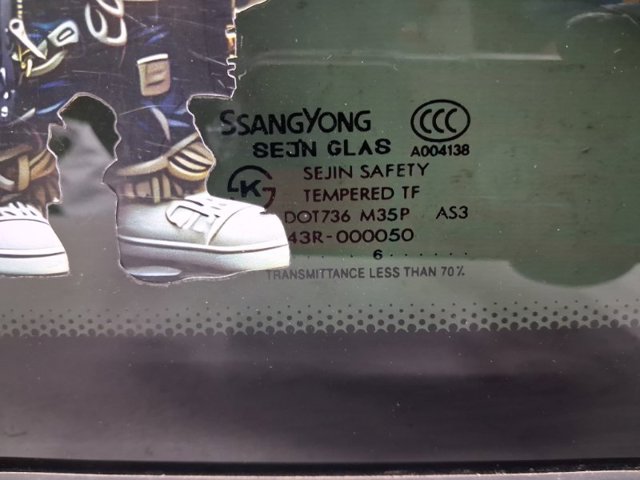 Стекло багажника, левое 7925031020 SSANG YONG