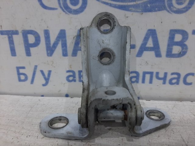 HYUNDAI 793102H000 Петля двери задней левой в наличии Винница