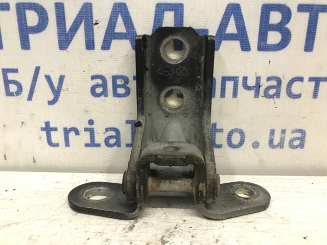 Петля передней двери, правой 793202B010 HYUNDAI