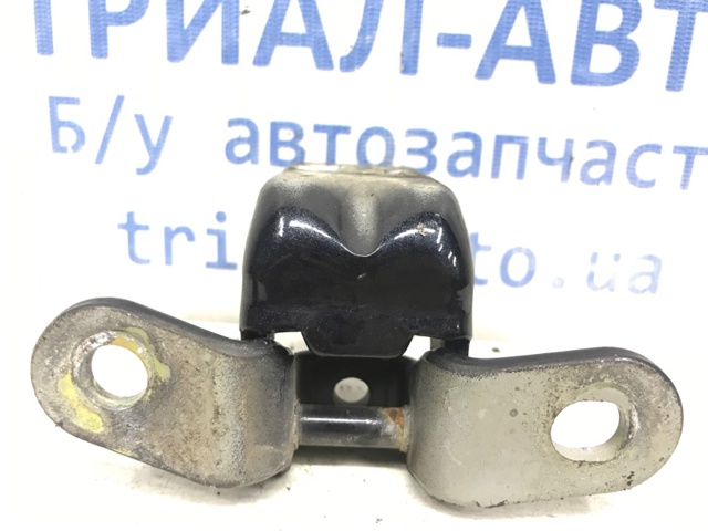 HYUNDAI 793202B010 Петля двери передней правой в наличии Киев