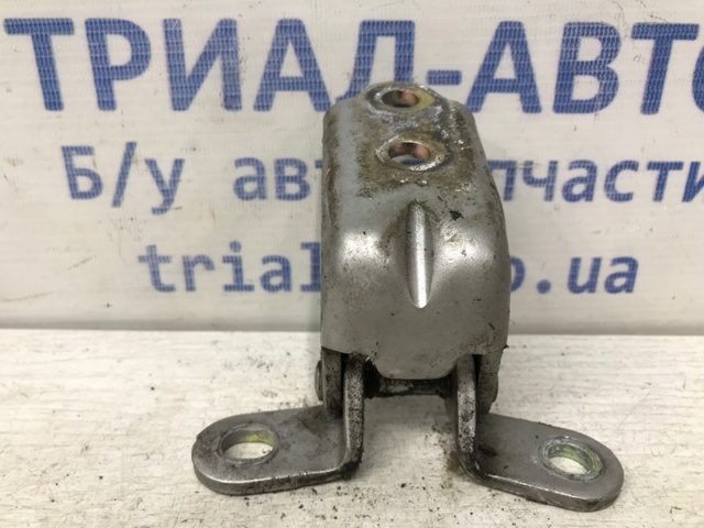 Петля задней правой двери 7934017000 HYUNDAI