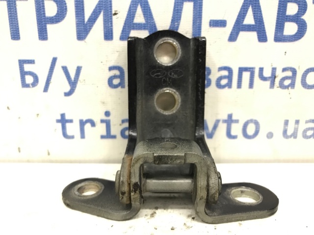 Петля задней двери, левой 793502B000 HYUNDAI