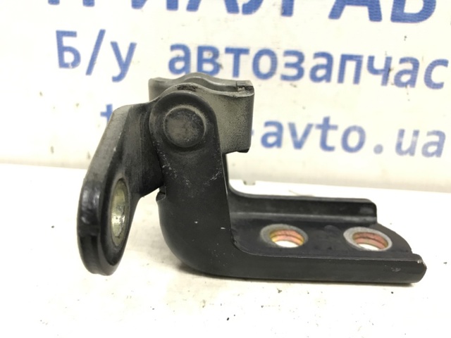 793602B000 Петля двери задней правой купить Ровно