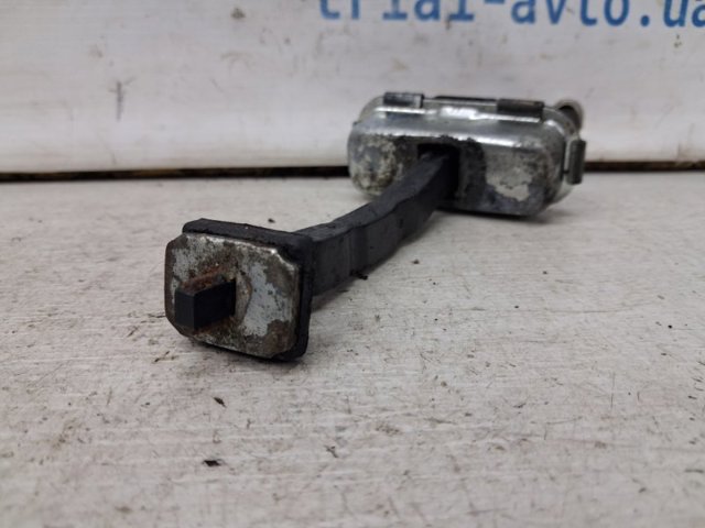 HYUNDAI 793902W010 Ограничитель открывания двери передний правый в наличии Запорожье