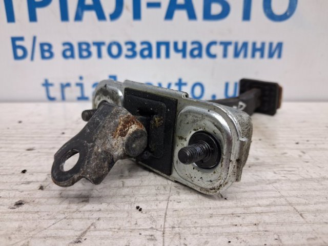 79390A6000 Ограничитель открывания двери передний правый купить Сумы