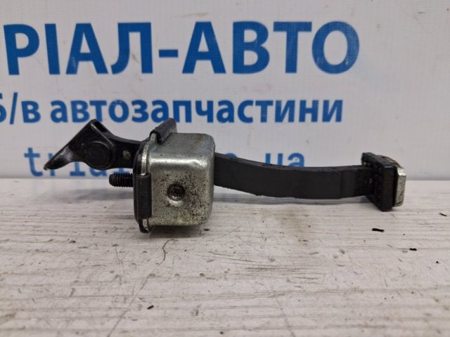Ограничитель открывания двери, задний правый 79490D9000 HYUNDAI