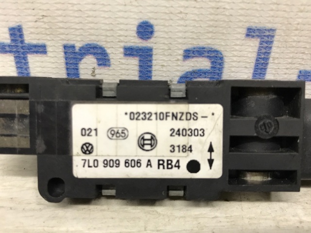 Датчик Айрбег передний 7L0909606A PORSCHE