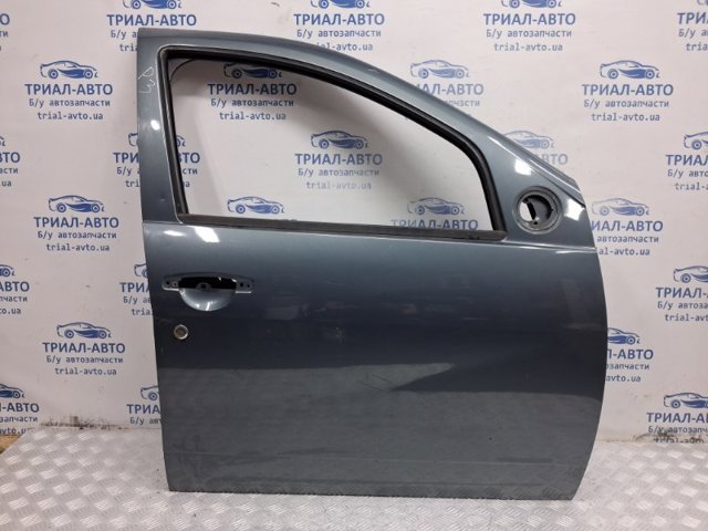 Пассажирская передняя дверь 801006719R RENAULT