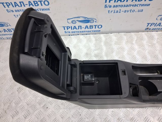 MITSUBISHI 8011A219XA Консоль панели управления центральная в наличии Полтава