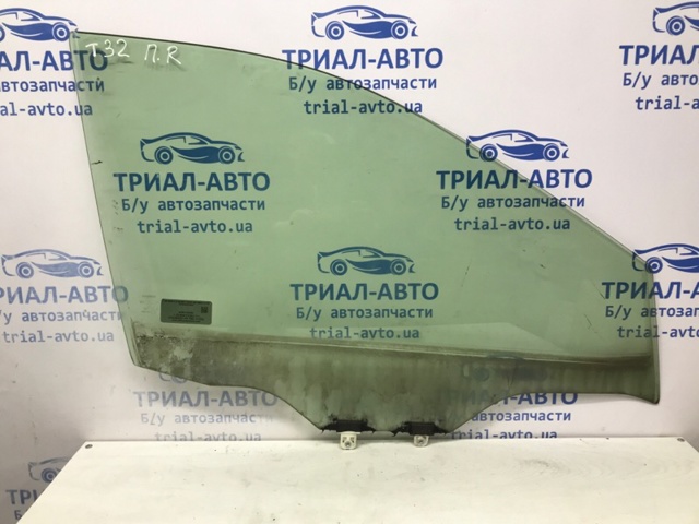 Стекло двери передней правой 803004CA0A NISSAN