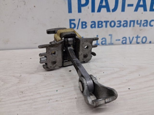 804303543R Ограничитель открывания двери передний купить Ирпень