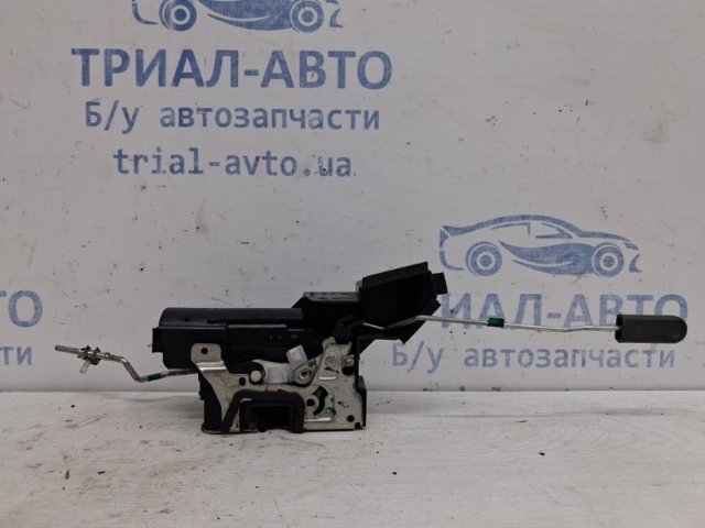 805021840R Замок передней правой двери купить Ужгород