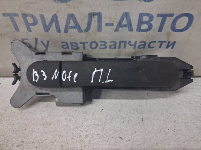 Держатель наружной ручки двери, передней правой 80610AX622 NISSAN