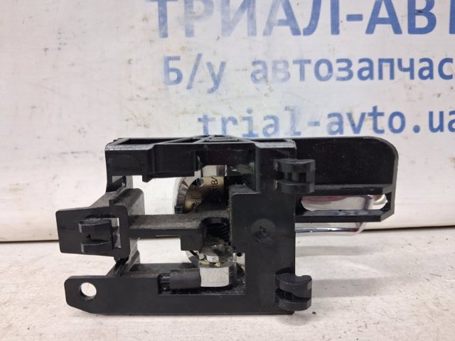 Ручка передней двери внутренняя, правая 80670JD00A NISSAN