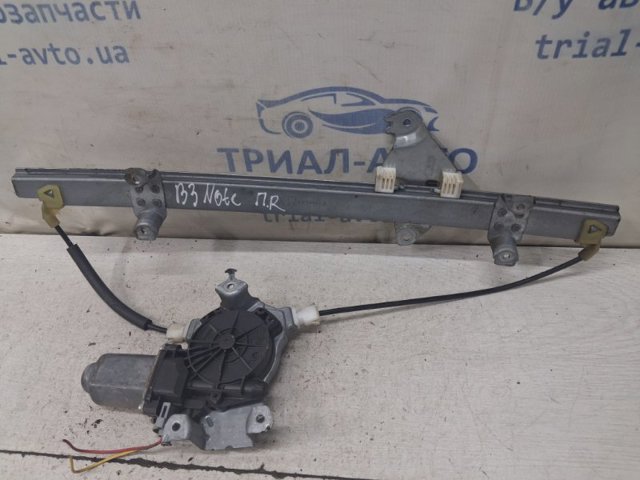 Механизм стеклоподъемника двери передней, правой 807009U000 NISSAN