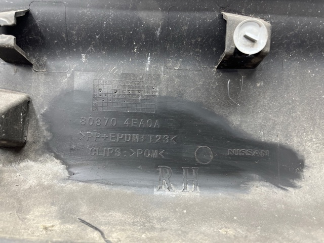 NISSAN 808704EA0A Молдинг двери передней правой в наличии Павлоград