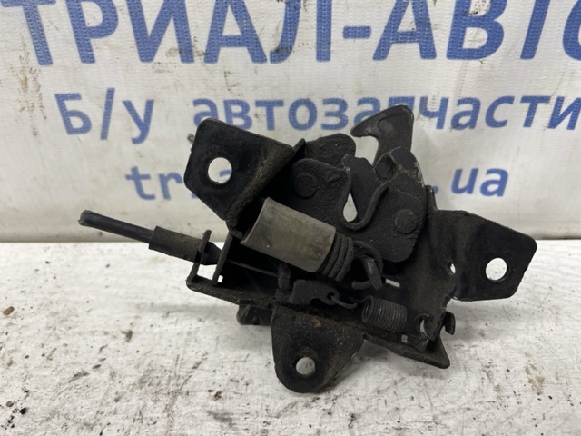 811301C000 Замок капота купить Каменское