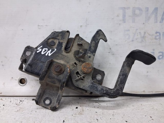 Запор капота (замок и привод замка капота) 811303K000 HYUNDAI