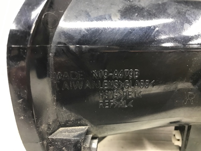 Туманка правая 8121005060 TOYOTA