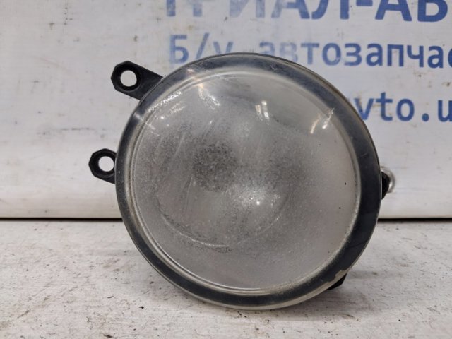Левая противотуманная фара Тойота Авенсис III