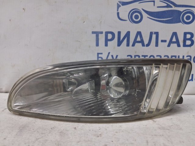 Противотуманка левая 8122048020 TOYOTA