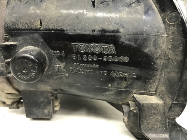 TOYOTA 8122105060 Фара противотуманная левая в наличии Ровно