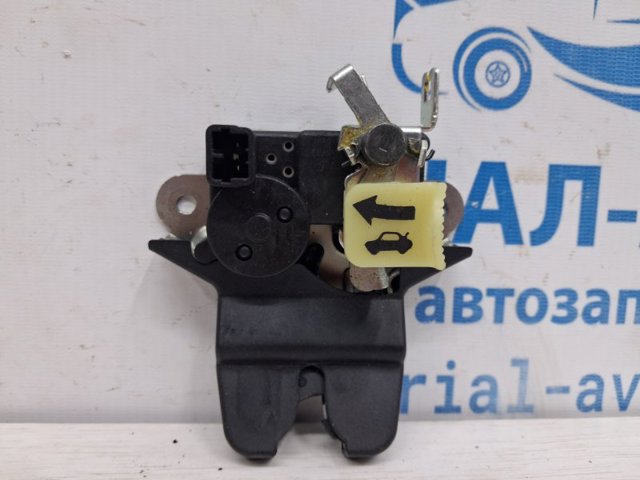 Замок и ручка двери задка 812302T001 HYUNDAI