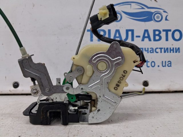 HYUNDAI 813103E010 Замок водительской двери в наличии Житомир