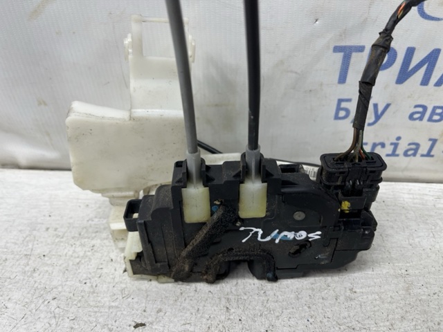 Замок двери водителя 813103K000 HYUNDAI