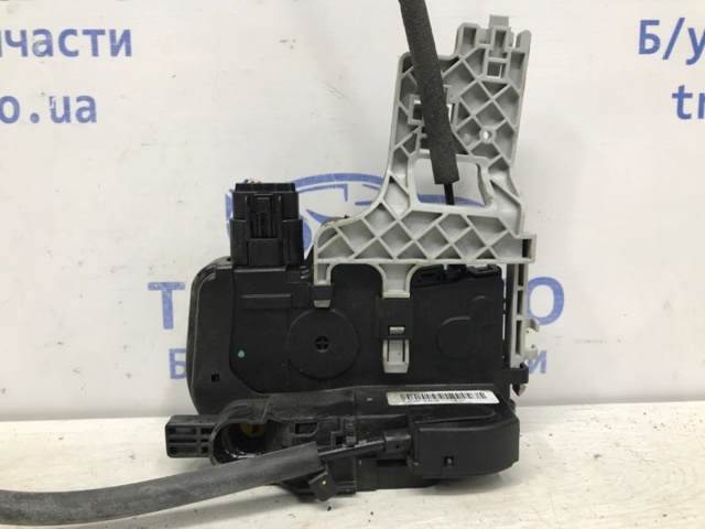 Внутренний дверной замок 813203U020 HYUNDAI