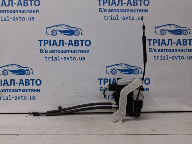 Замок задней двери, левой 814102Y000 HYUNDAI