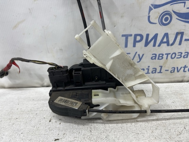 Замок задней левой двери 814103K000 HYUNDAI
