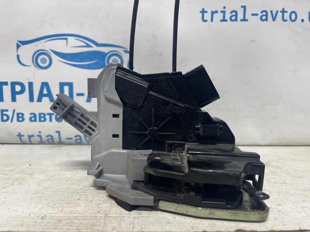 HYUNDAI 81420C5000 Замок двери задней правой в наличии Украина