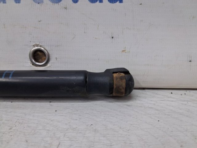 817701H010 HYUNDAI Амортизатор багажника купить в Житомир