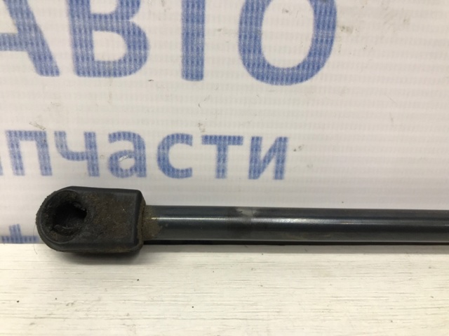 HYUNDAI 817701H010 Амортизатор багажника в наличии Ровно