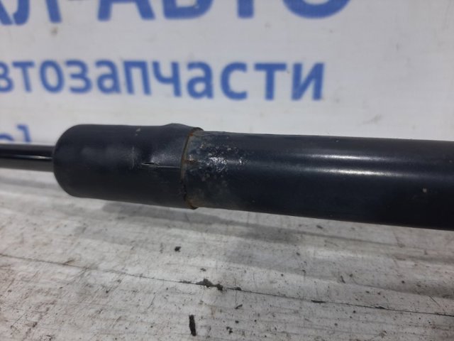 HYUNDAI 817702Y000 Амортизатор багажника в наличии Чернигов