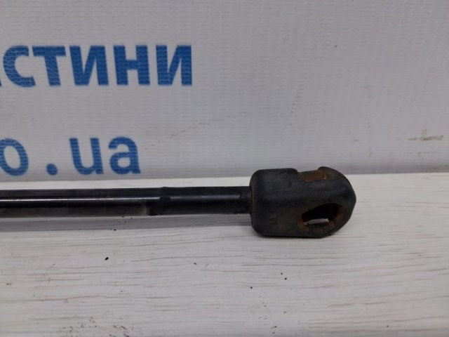 HYUNDAI 817712E000 Амортизатор багажника в наличии Киев