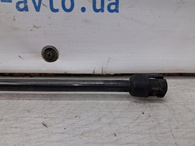 HYUNDAI 817712W000 Амортизатор крышки багажника (двери 3/5-й задней) в наличии Винница