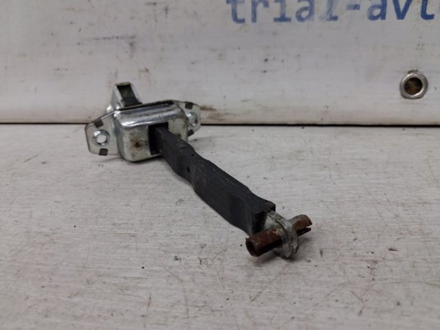 8181054P00 SUZUKI Ограничитель открывания двери передний купить в Каменское