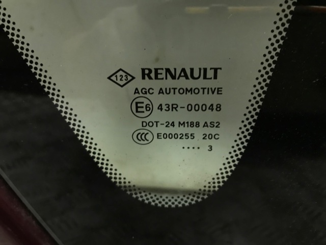 RENAULT 8200120669 Стекло кузова (багажного отсека) правое в наличии Харьков